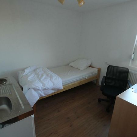 Biberach-Riss-Zimmer-Frei, Einzel-Zimmer Bad Kueche Birkenhard Kültér fotó
