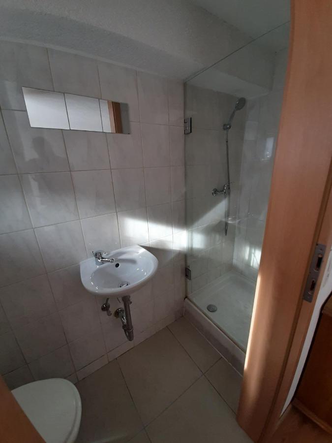 Biberach-Riss-Zimmer-Frei, Einzel-Zimmer Bad Kueche Birkenhard Kültér fotó