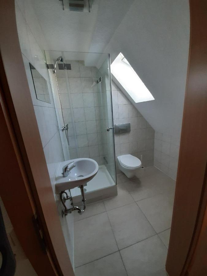 Biberach-Riss-Zimmer-Frei, Einzel-Zimmer Bad Kueche Birkenhard Kültér fotó