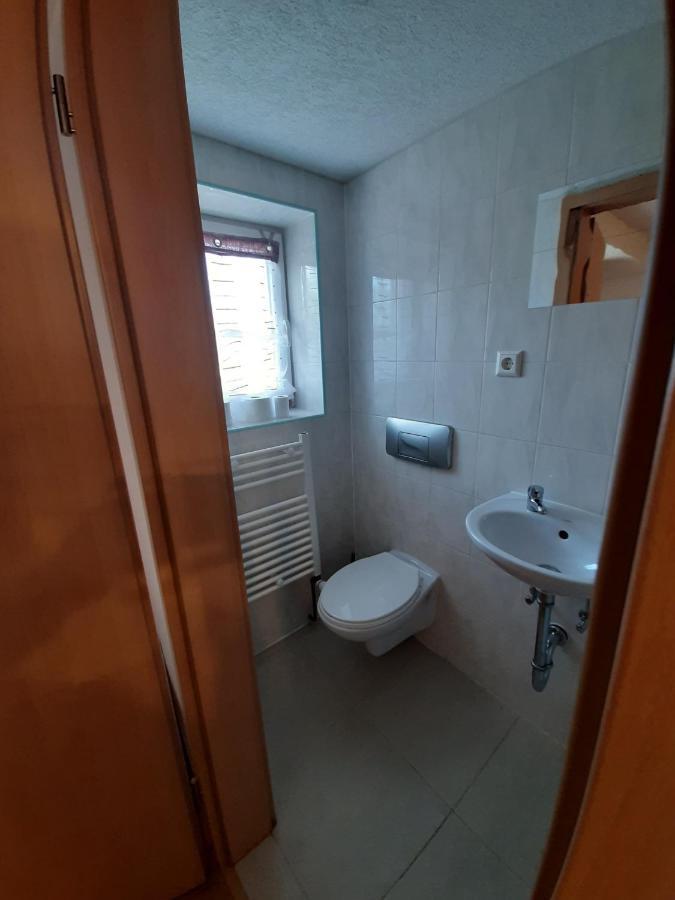 Biberach-Riss-Zimmer-Frei, Einzel-Zimmer Bad Kueche Birkenhard Kültér fotó