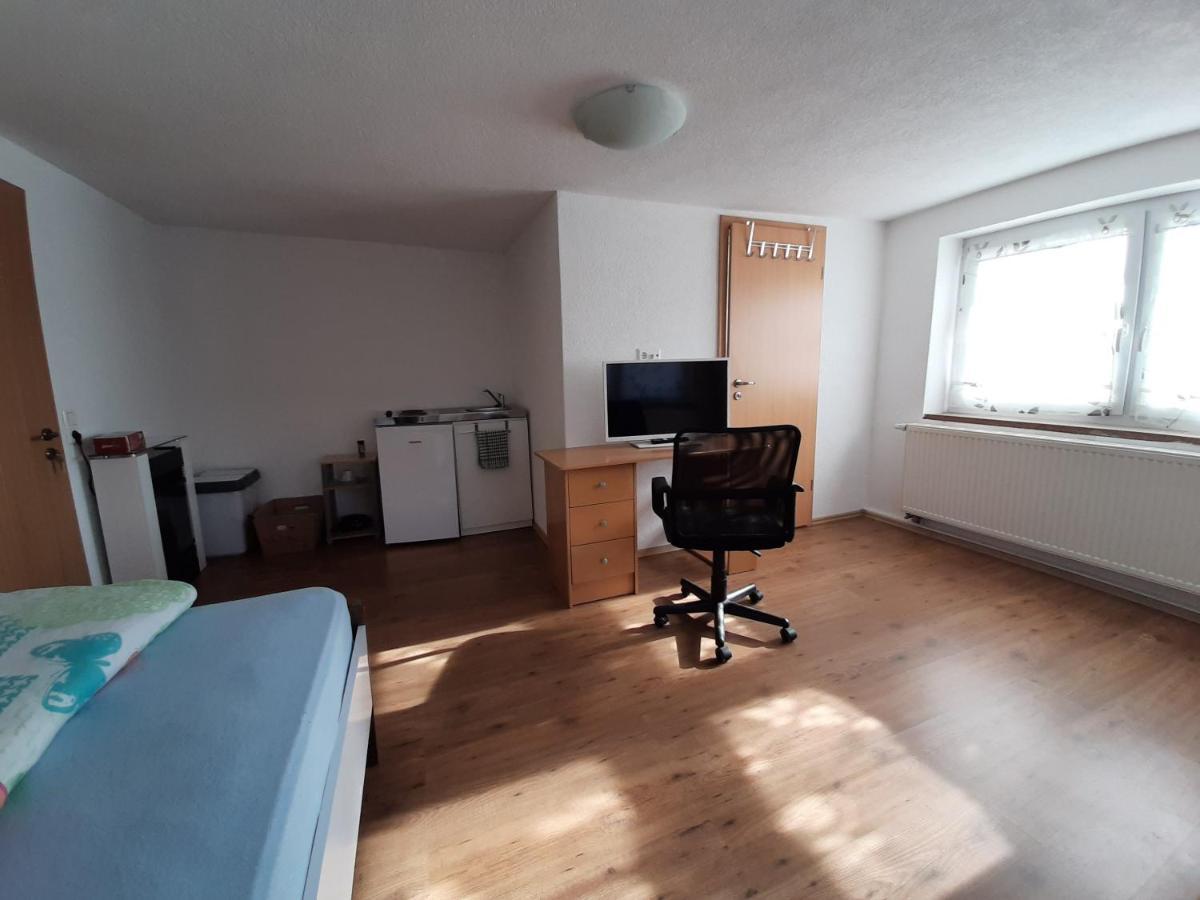 Biberach-Riss-Zimmer-Frei, Einzel-Zimmer Bad Kueche Birkenhard Kültér fotó