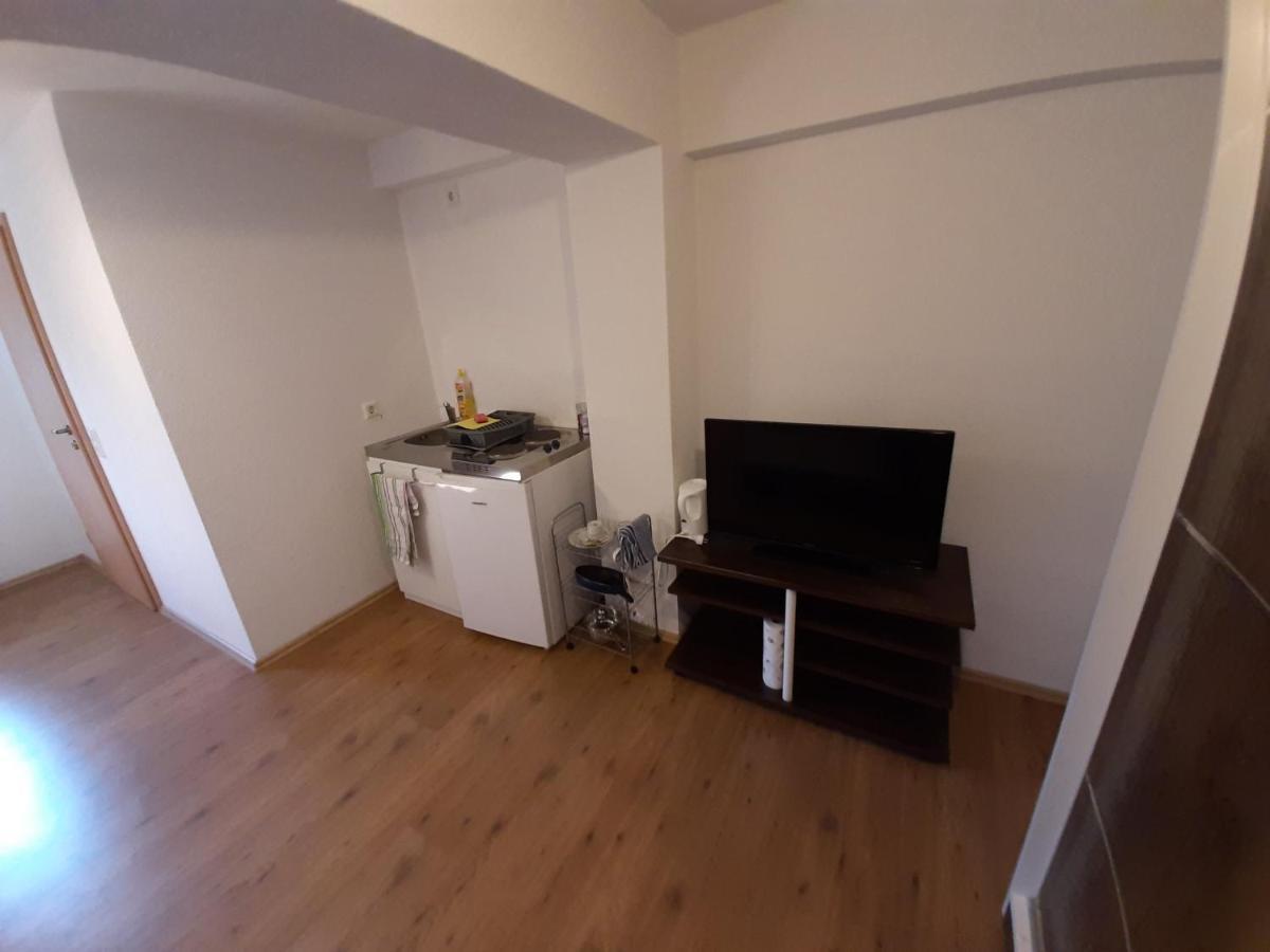 Biberach-Riss-Zimmer-Frei, Einzel-Zimmer Bad Kueche Birkenhard Kültér fotó