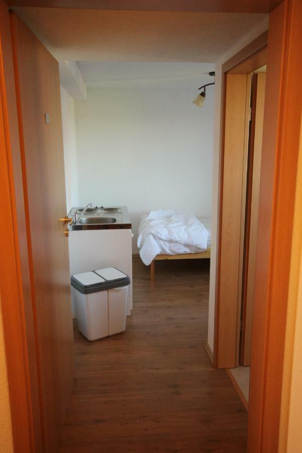Biberach-Riss-Zimmer-Frei, Einzel-Zimmer Bad Kueche Birkenhard Kültér fotó