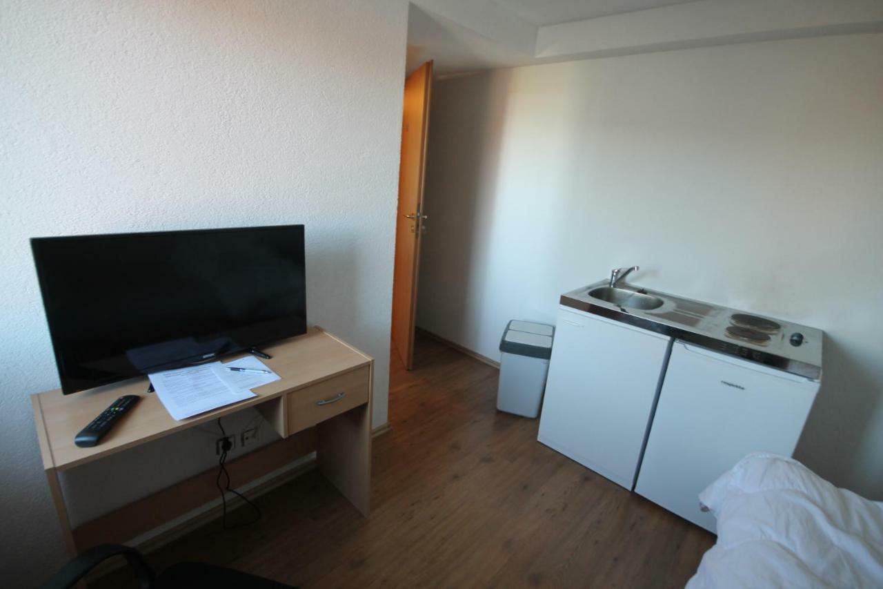 Biberach-Riss-Zimmer-Frei, Einzel-Zimmer Bad Kueche Birkenhard Kültér fotó